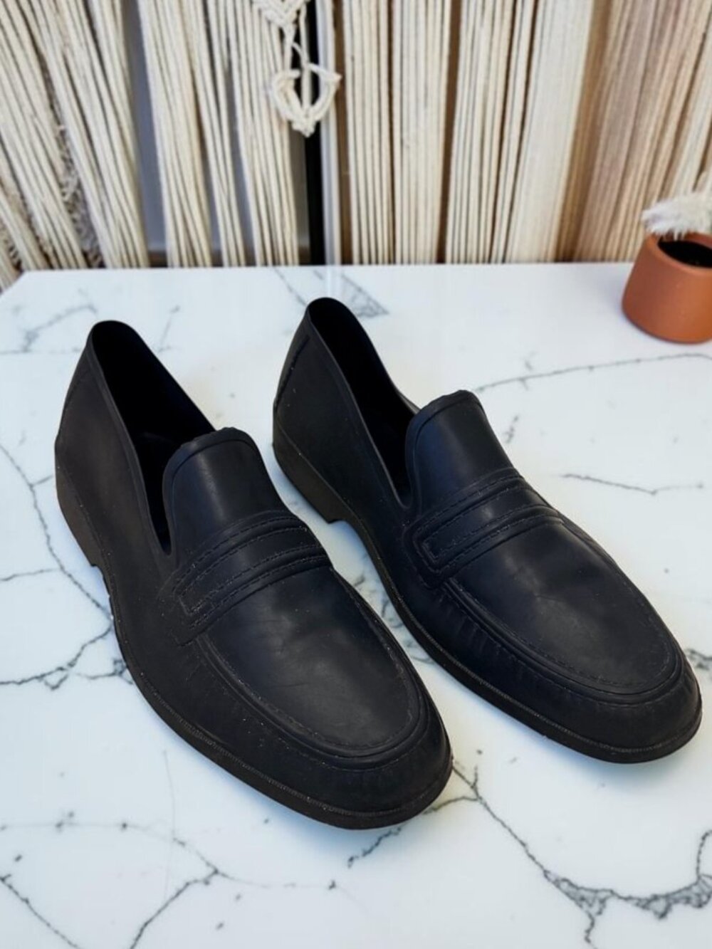 TOTES Men's Size Large Stretch Rubber Overshoes Loafers Rain Shoes Galoshes